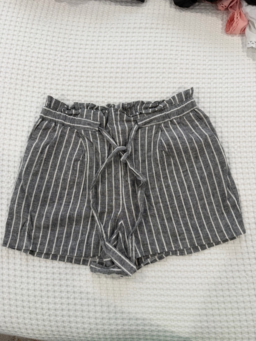 Express Women's Striped High Rise Elastic Waist Shorts Size Medium